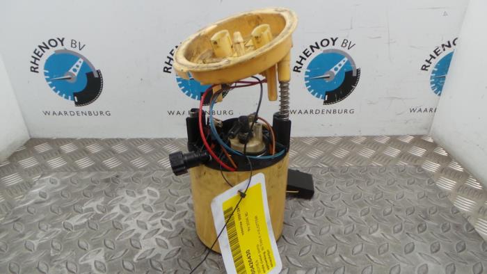 Usagé Pompe à carburant BMW 3-Série Prix € 90,75 Prix TTC proposé par Rhenoy Onderdelen b.v.