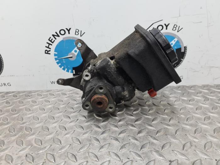 Usagé Pompe de direction BMW 5-Série Prix € 205,70 Prix TTC proposé par Rhenoy Onderdelen b.v.