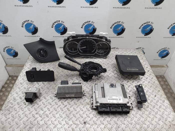Used Engine management computer Mercedes Citan Price € 363,00 Inclusive VAT offered by Rhenoy Onderdelen b.v.