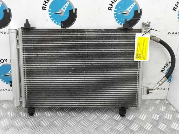 Usagé Condenseur de climatisation Citroen C4 Prix € 30,25 Prix TTC proposé par Rhenoy Onderdelen b.v.