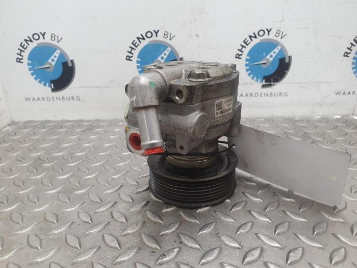 Usagé Pompe de direction Isuzu D-MAX Prix € 181,50 Prix TTC proposé par Rhenoy Onderdelen b.v.