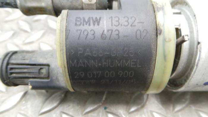 Gebrauchte Kraftstoffpumpe Elektrisch BMW 1-Serie Preis € 242,00 Mit Mehrwertsteuer angeboten von Rhenoy Onderdelen b.v.