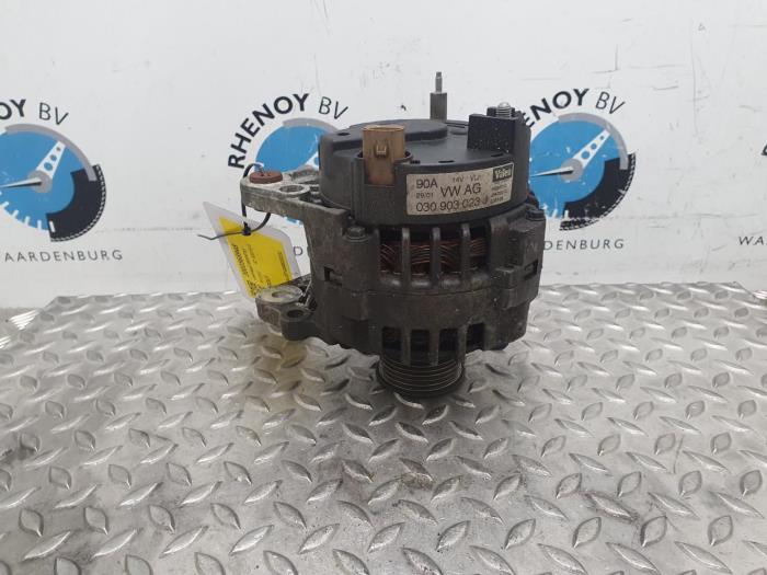 Usagé Dynamo Volkswagen Golf Prix € 42,35 Prix TTC proposé par Rhenoy Onderdelen b.v.
