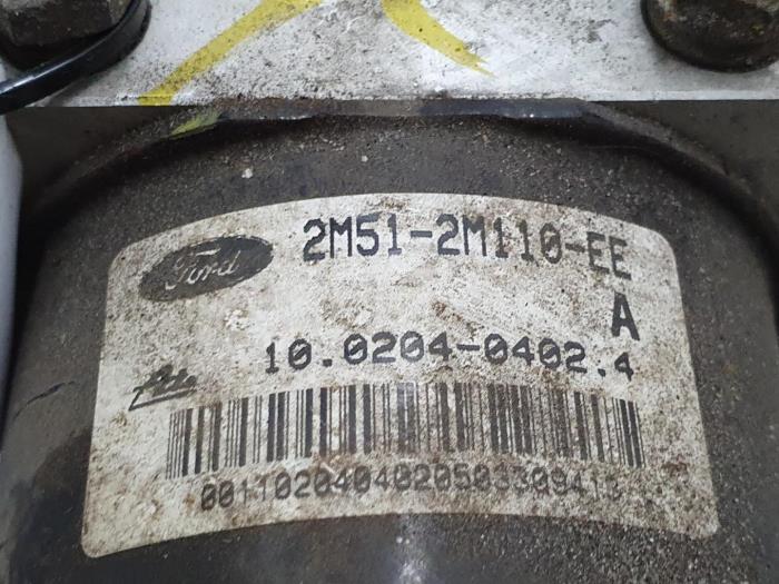 ABS Pumpe van een Ford Focus 2003