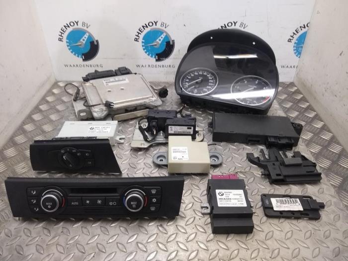 Used Engine management computer BMW 3-Serie Price € 363,00 Inclusive VAT offered by Rhenoy Onderdelen b.v.