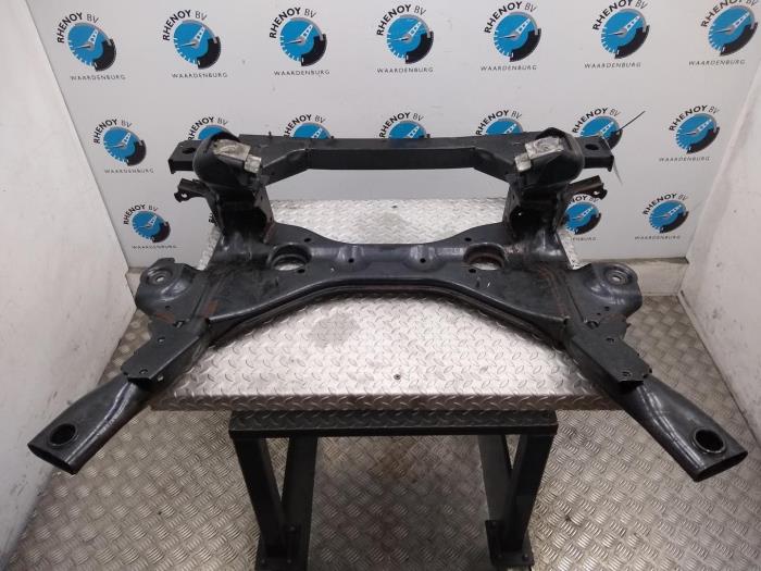 Used Subframe Mercedes Vito Price € 121,00 Inclusive VAT offered by Rhenoy Onderdelen b.v.