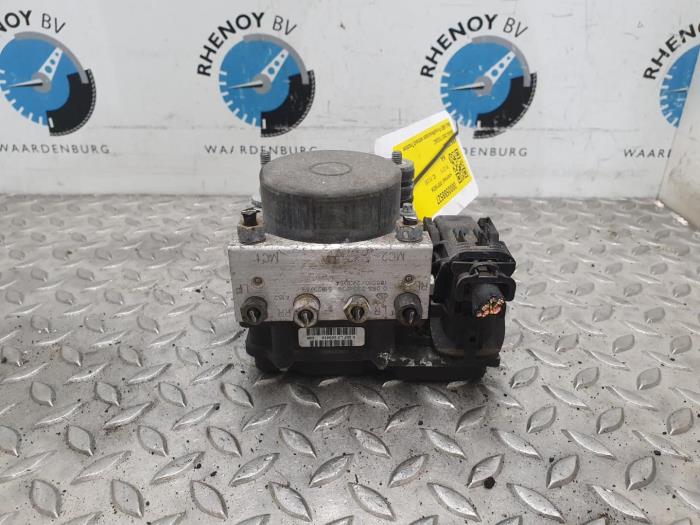 Used ABS pump Ford KA Price € 90,75 Inclusive VAT offered by Rhenoy Onderdelen b.v.