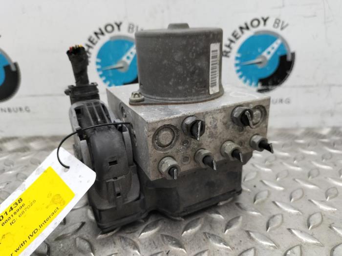 Usagé Bloc ABS Ford S-Max Prix € 151,25 Prix TTC proposé par Rhenoy Onderdelen b.v.
