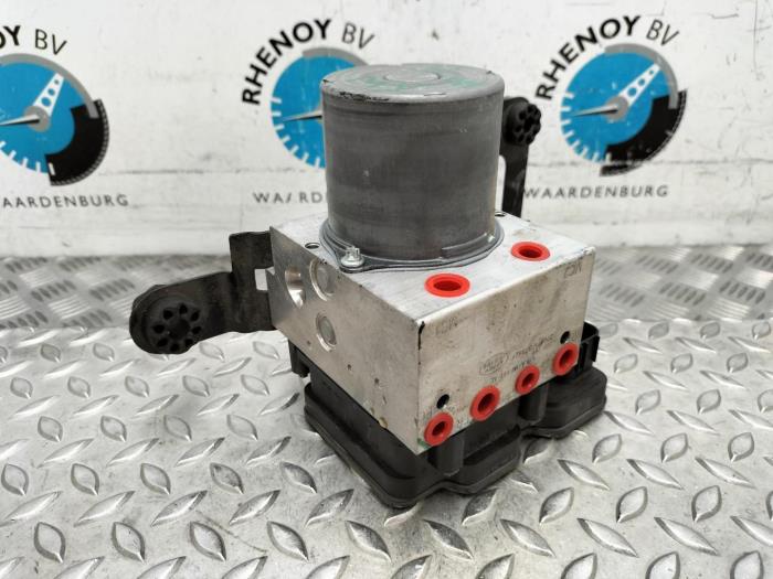 Usagé Bloc ABS Landrover Range Rover Sport Prix € 423,50 Prix TTC proposé par Rhenoy Onderdelen b.v.