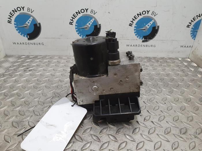 Usagé Bloc ABS Mercedes A-Klasse Prix € 60,50 Prix TTC proposé par Rhenoy Onderdelen b.v.