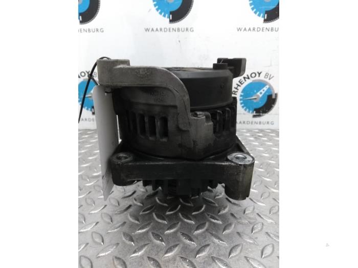 Begagnade Dynamo BMW 5-Serie Pris € 96,80 Inklusive moms erbjuds av Rhenoy Onderdelen b.v.