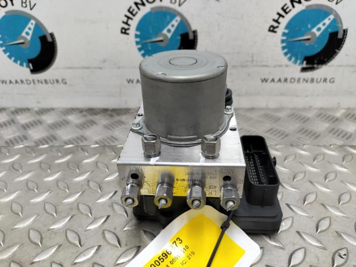 ABS-pump Tesla Model 3 (Begagnad)