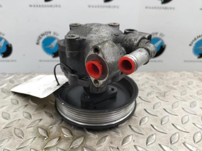 Usagé Pompe de direction Audi Q5 Prix € 181,50 Prix TTC proposé par Rhenoy Onderdelen b.v.
