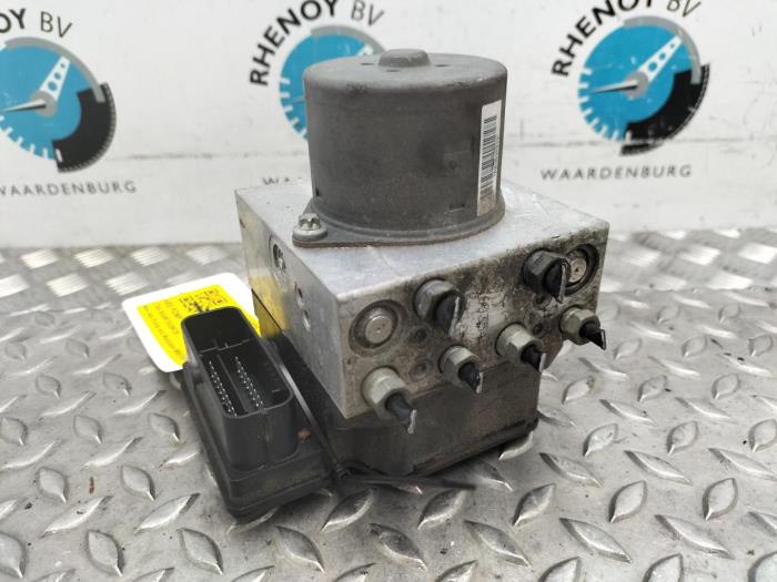 Usagé Pompe ABS Ford Mondeo Prix € 121,00 Prix TTC proposé par Rhenoy Onderdelen b.v.