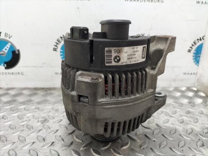 Begagnade Dynamo BMW 3-Serie Pris € 48,40 Inklusive moms erbjuds av Rhenoy Onderdelen b.v.