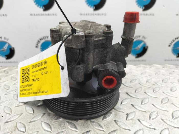 Usagé Pompe de direction Renault Trafic Prix € 72,60 Prix TTC proposé par Rhenoy Onderdelen b.v.