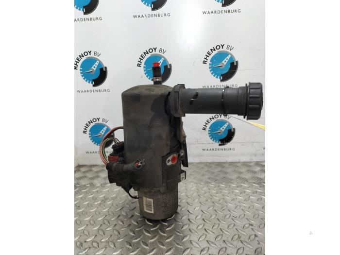 Used Power steering pump Peugeot 307 Price € 96,80 Inclusive VAT offered by Rhenoy Onderdelen b.v.