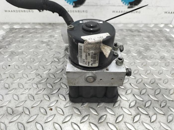 Usagé Pompe ABS Ford Focus Prix € 242,00 Prix TTC proposé par Rhenoy Onderdelen b.v.