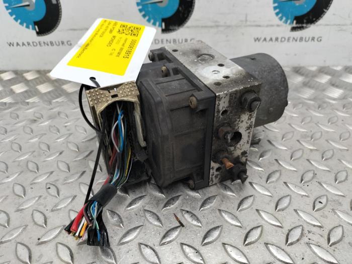 Begagnade ABS-pump Ford Mondeo Pris € 96,80 Inklusive moms erbjuds av Rhenoy Onderdelen b.v.