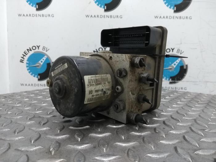 Usagé Bloc ABS Ford Fiesta Prix € 145,20 Prix TTC proposé par Rhenoy Onderdelen b.v.