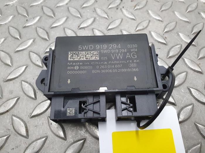 Used Engine management computer Volkswagen Golf Price € 145,20 Inclusive VAT offered by Rhenoy Onderdelen b.v.