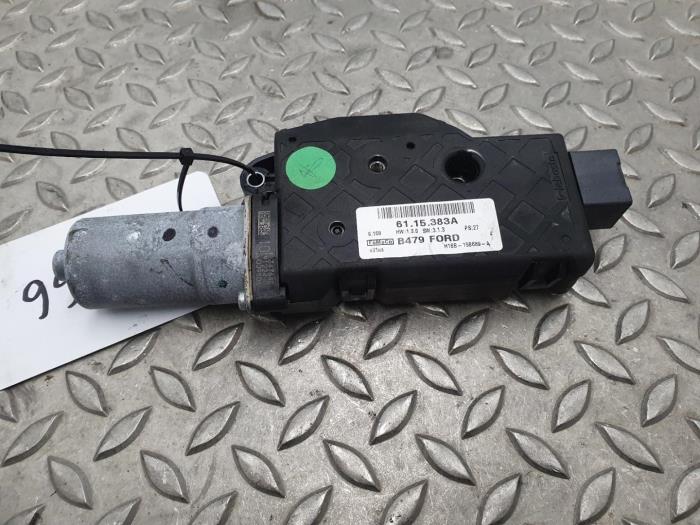 Używane Silnik szyberdachu Ford Fiesta Cena € 90,75 Z VAT oferowane przez Rhenoy Onderdelen b.v.
