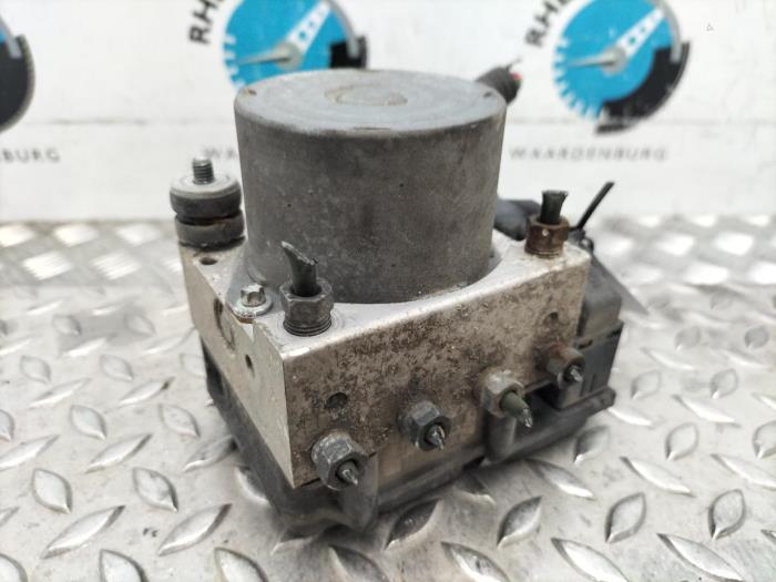 Begagnade ABS-pump Citroen C1 Pris € 60,50 Inklusive moms erbjuds av Rhenoy Onderdelen b.v.