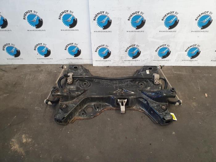 Usados Subchasis Peugeot Expert Precio € 242,00 IVA incluido ofrecido por Rhenoy Onderdelen b.v.