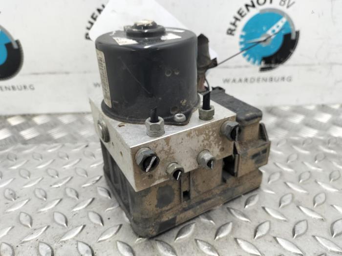 Usagé Pompe ABS Ford Focus Prix € 121,00 Prix TTC proposé par Rhenoy Onderdelen b.v.