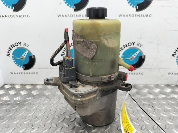 Usagé Pompe de direction Ford Focus Prix € 84,70 Prix TTC proposé par Rhenoy Onderdelen b.v.