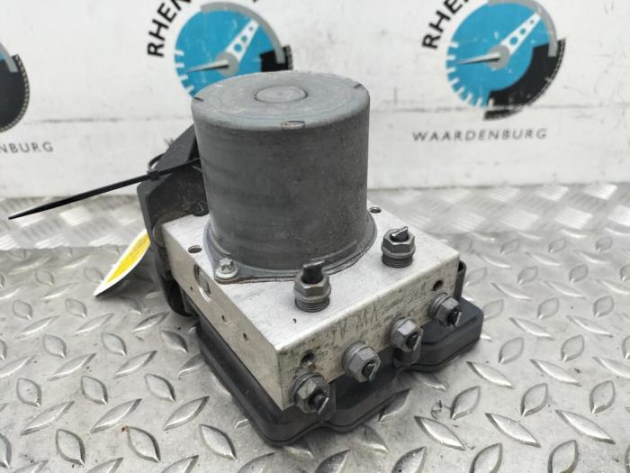 Usagé Pompe ABS Volkswagen Polo Prix € 121,00 Prix TTC proposé par Rhenoy Onderdelen b.v.