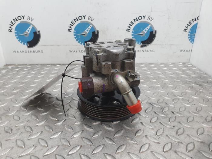 Usagé Pompe de direction Toyota Hilux Prix € 242,00 Prix TTC proposé par Rhenoy Onderdelen b.v.
