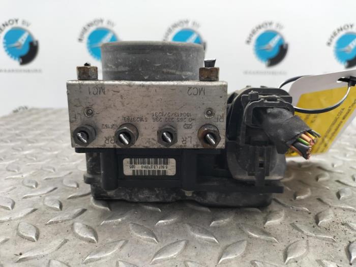 Begagnade ABS-pump Ford KA Pris € 90,75 Inklusive moms erbjuds av Rhenoy Onderdelen b.v.