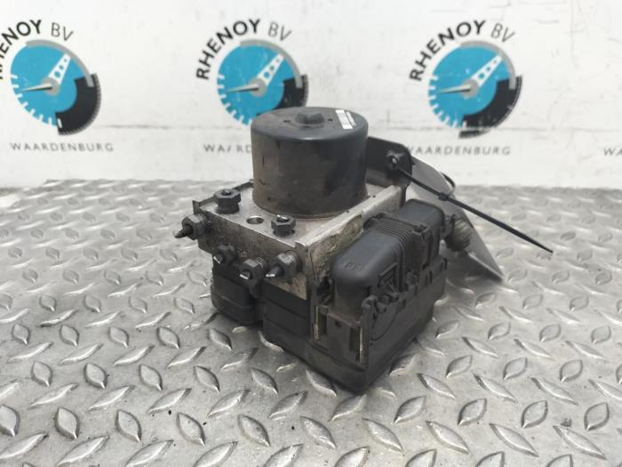 Used ABS pump Ford Fiesta Price € 145,20 Inclusive VAT offered by Rhenoy Onderdelen b.v.