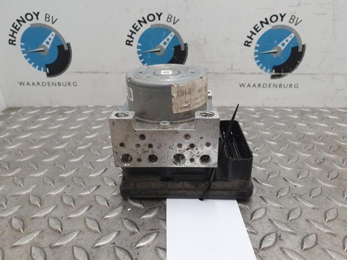 Usagé Bloc ABS Ford Fiesta Prix € 181,50 Prix TTC proposé par Rhenoy Onderdelen b.v.