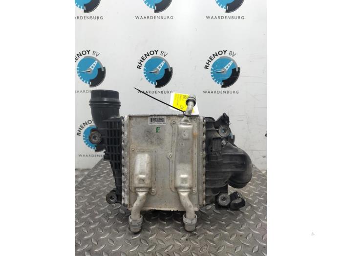 Usados Intercooler Jaguar XF Precio € 96,80 IVA incluido ofrecido por Rhenoy Onderdelen b.v.