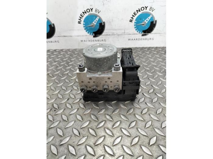 Used ABS pump Ford Fiesta Price € 181,50 Inclusive VAT offered by Rhenoy Onderdelen b.v.