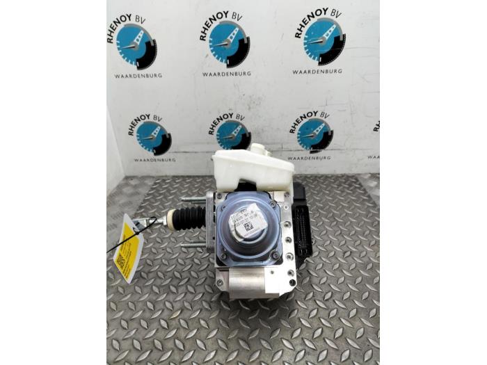 Usagé Servo frein Ford Focus Prix € 423,50 Prix TTC proposé par Rhenoy Onderdelen b.v.
