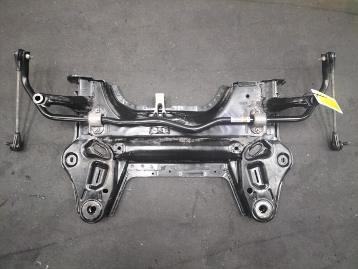 Usados Subchasis Peugeot 208 Precio € 145,20 IVA incluido ofrecido por Rhenoy Onderdelen b.v.
