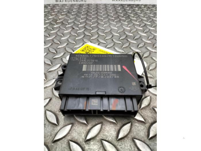 Used Engine management computer Renault Austral Price € 72,60 Inclusive VAT offered by Rhenoy Onderdelen b.v.