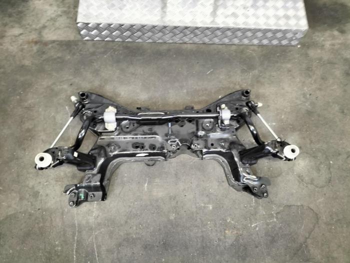 Begagnade Underram Ford Kuga Pris € 302,50 Inklusive moms erbjuds av Rhenoy Onderdelen b.v.