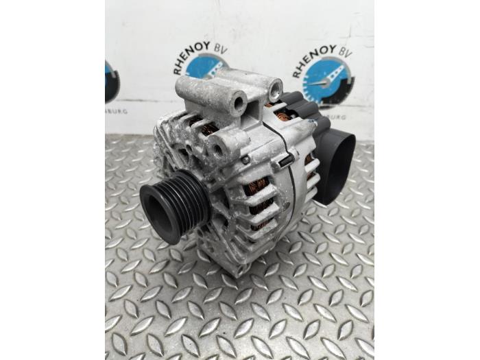Begagnade Dynamo BMW 7-Serie Pris € 181,50 Inklusive moms erbjuds av Rhenoy Onderdelen b.v.