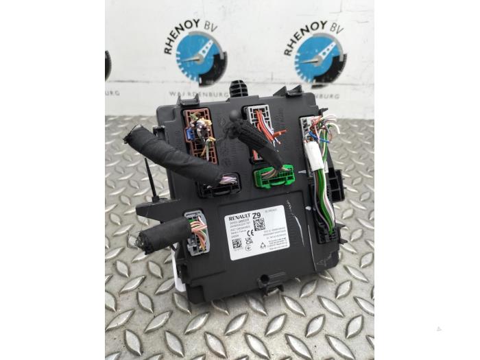 Used Engine management computer Renault Captur Price € 121,00 Inclusive VAT offered by Rhenoy Onderdelen b.v.