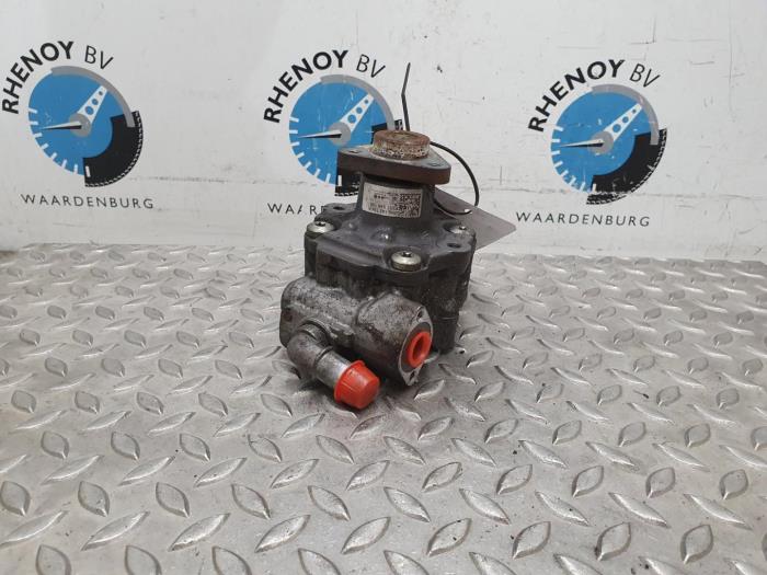 Usagé Pompe de direction Audi A5 Prix € 96,80 Prix TTC proposé par Rhenoy Onderdelen b.v.
