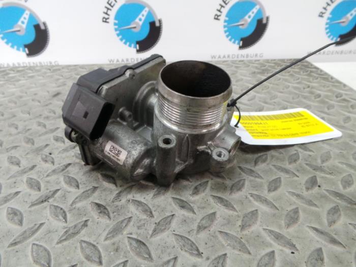 Usagé Boitier papillon Volkswagen Passat Prix € 72,60 Prix TTC proposé par Rhenoy Onderdelen b.v.