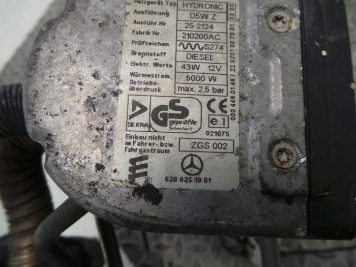 Usagé Divers Mercedes Vito Prix € 127,05 Prix TTC proposé par Rhenoy Onderdelen b.v.
