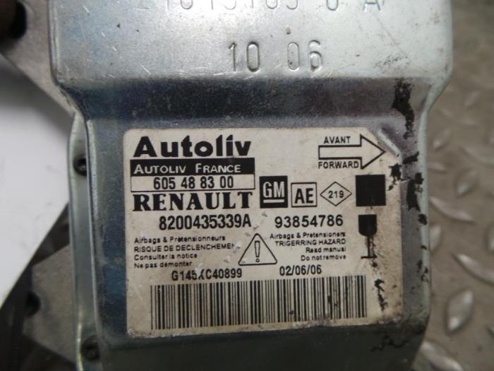 Used Engine management computer Opel Vivaro Price € 60,50 Inclusive VAT offered by Rhenoy Onderdelen b.v.