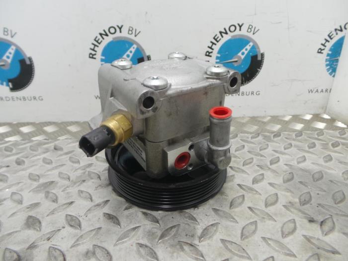 Usagé Pompe de direction Ford Focus Prix € 96,80 Prix TTC proposé par Rhenoy Onderdelen b.v.