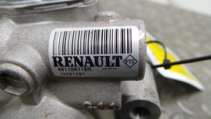 Usagé Pompe de direction Renault Master Prix € 96,80 Prix TTC proposé par Rhenoy Onderdelen b.v.