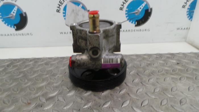 Usagé Pompe de direction Renault Laguna Prix € 60,50 Prix TTC proposé par Rhenoy Onderdelen b.v.